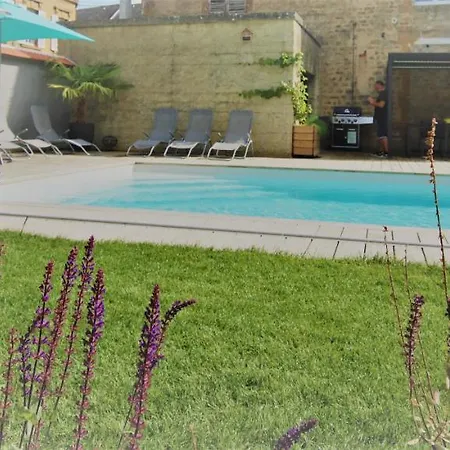 Appartement, 2eme Etage Avec Piscine Partagee *