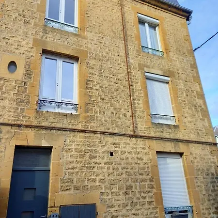 Appartement, 2eme Etage Avec Piscine Partagee *