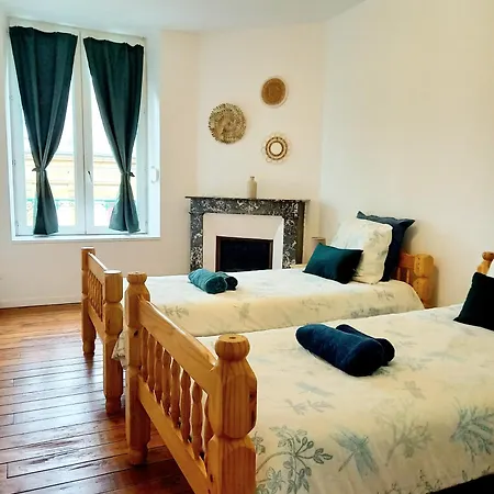 Appartement, 2eme Etage Avec Piscine Partagee アパート