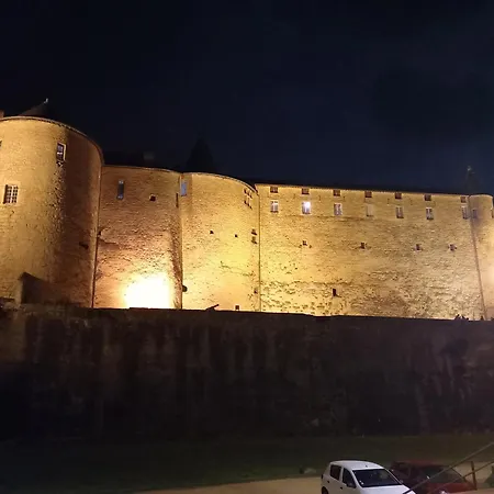 アパート Appartement, 2eme Etage Avec Piscine Partagee スダン