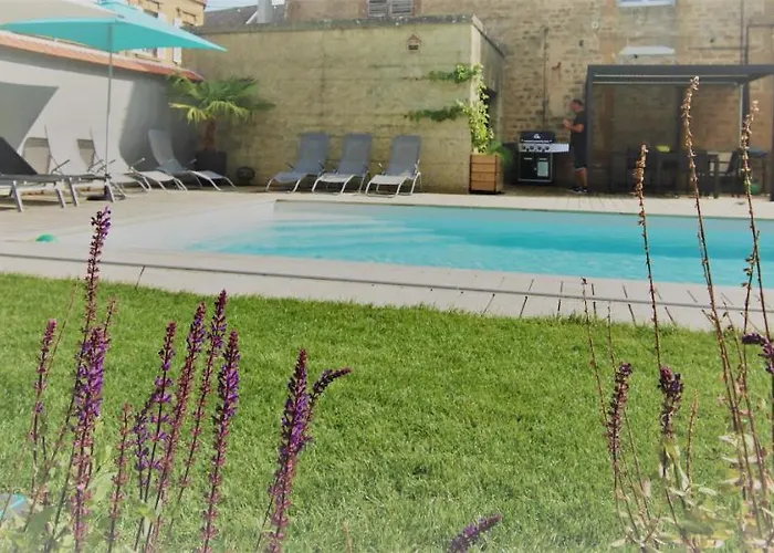 Appartement, 2eme Etage Avec Piscine Partagee *