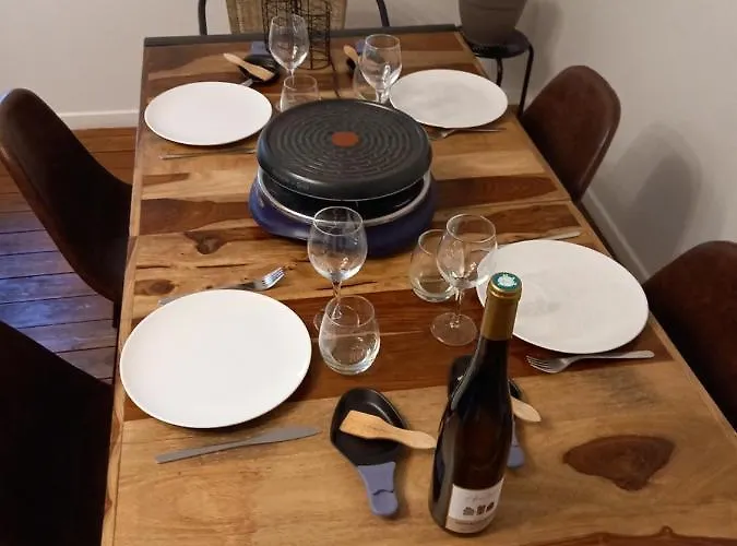 Appartement, 2eme Etage Avec Piscine Partagee Sedan