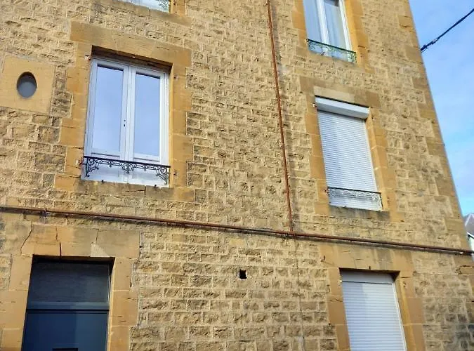 Appartement, 2eme Etage Avec Piscine Partagee *