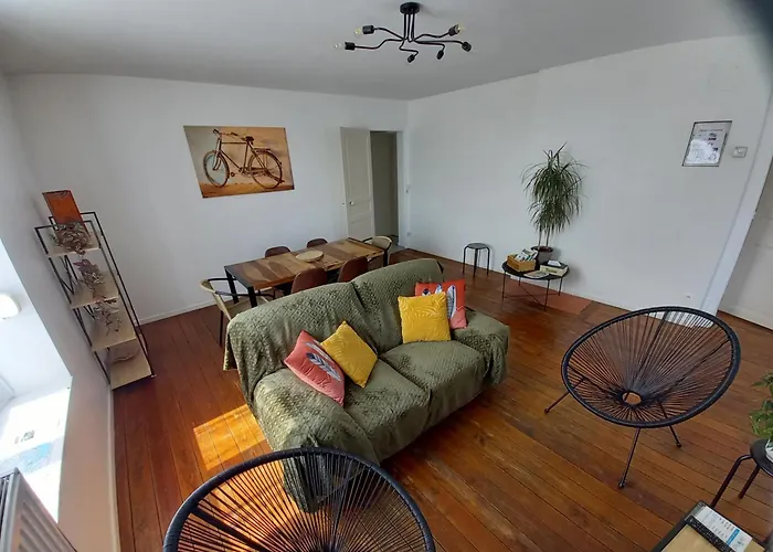 Appartement Appartement, 2eme Etage Avec Piscine Partagee