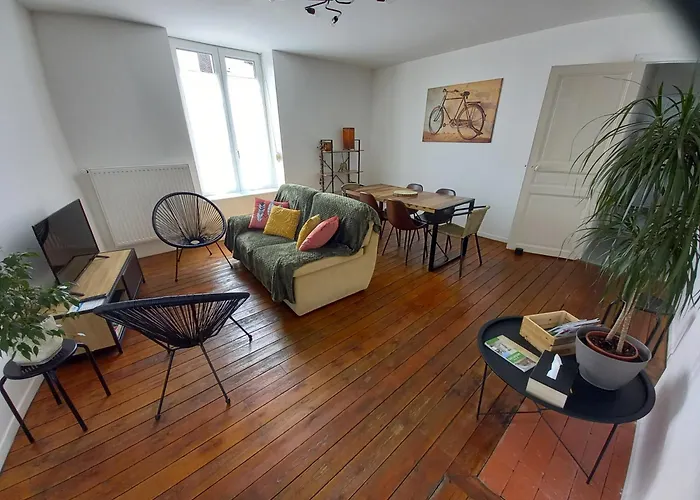 Appartement Appartement, 2eme Etage Avec Piscine Partagee Sedan